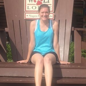 Meet your Posher, Emily